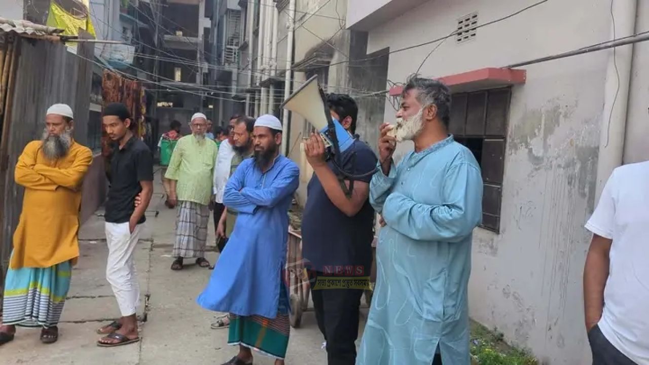 নারায়ণগঞ্জে সিটি উদ্যোগে পরিচ্ছন্নতা অভিযান, অংশ নিলেন খোরশেদ