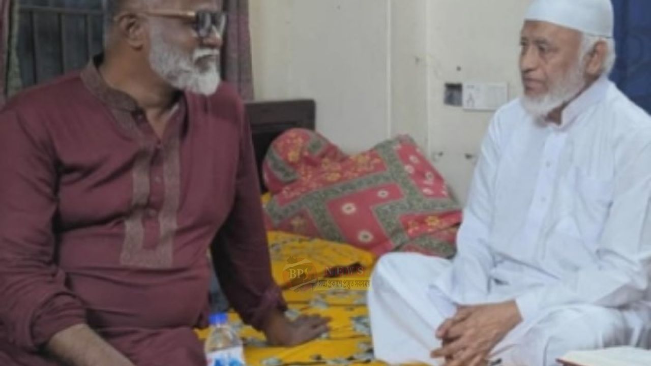 প্রবীণ রাজনীতিকদের বাসায় গিয়ে খোঁজখবর নিলেন খোরশেদ