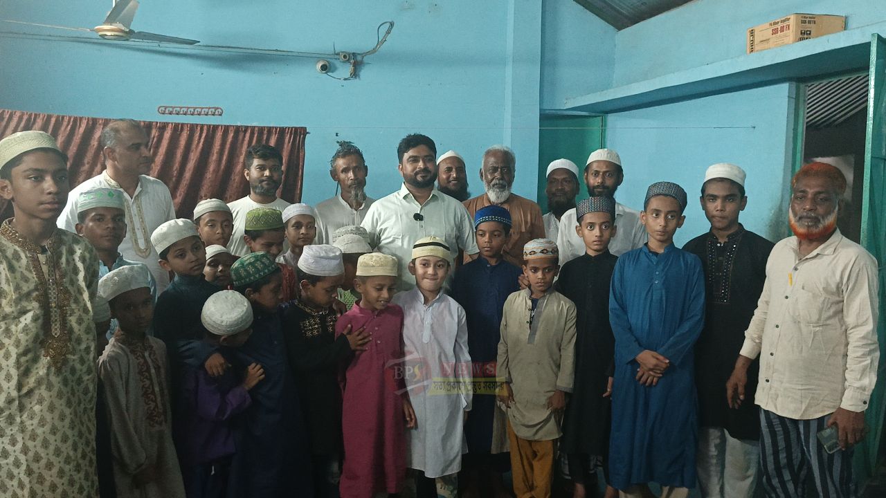 কাশিপুরে এতিম শিক্ষার্থীদের পাশে চেয়ারম্যান প্রার্থী সোহেল মাহ্‌মুদ