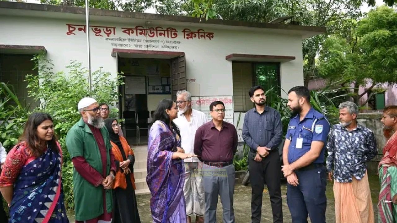 দুর্নীতিমুক্ত সেবা নিশ্চিতে বন্দর উপজেলার সরকারি অফিসগুলোতে ডিসির পরিদর্শন