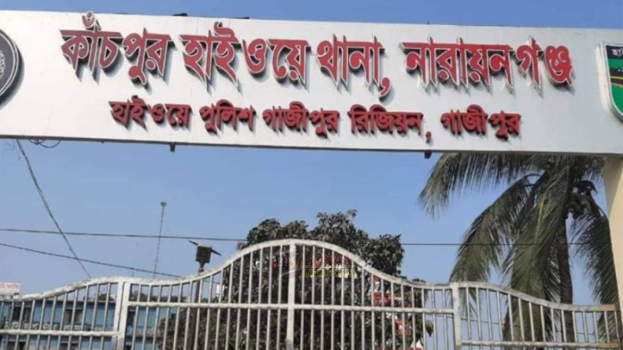 ঢাকা-চট্টগ্রাম মহাসড়কে আনারস বোঝাই ট্রাক দু'র্ঘটনায় নি'হত ২ 