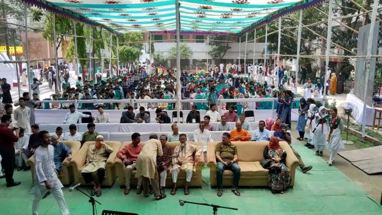 তোলারাম কলেজে নবীনবরণ ঘিরে উত্তেজনা, পাল্টাপাল্টি বক্তব্য