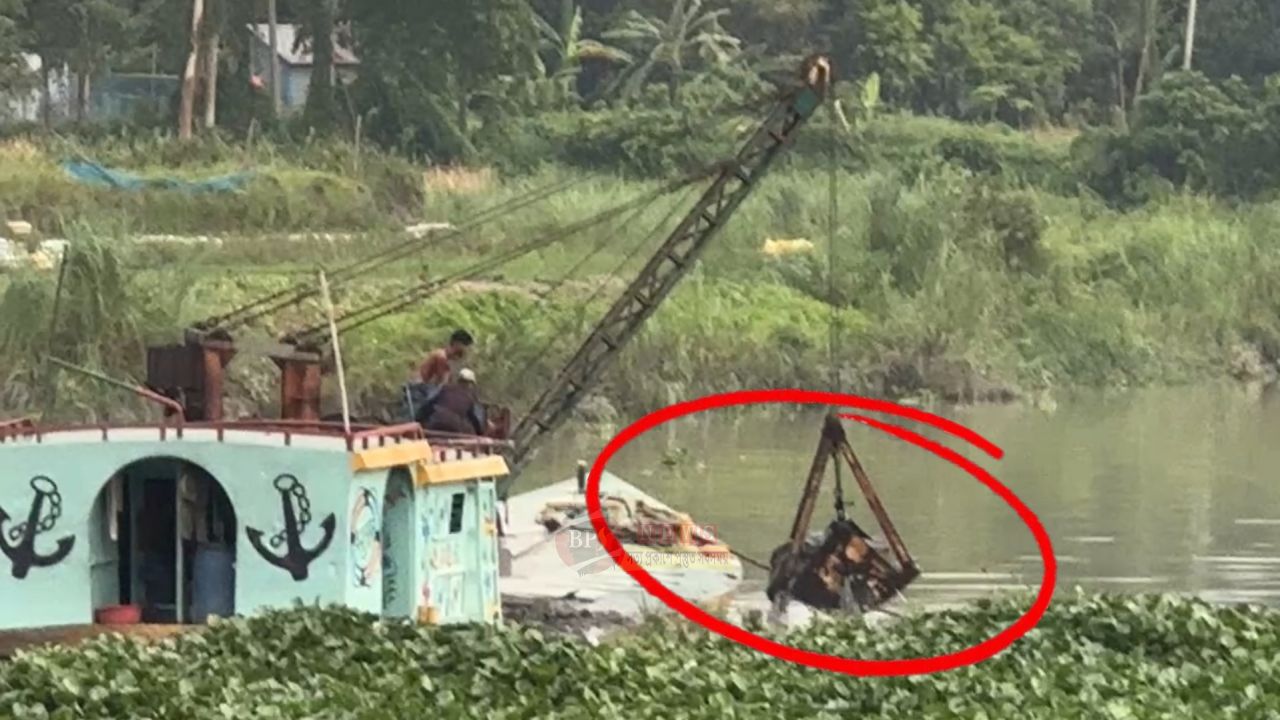 আলীরটেক ইউনিয়ন পরিষদের সামনেই চলছে নদী, ফসলি জমি ও খেলার মাঠ কেটে মাটি বিক্রির অভিযোগ!