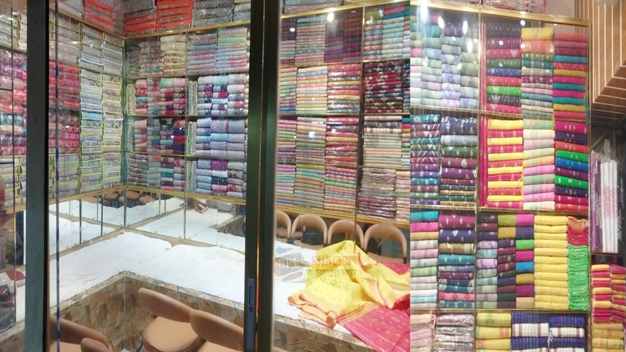 নারায়ণগঞ্জে আধুনিক শাড়ির সমৃদ্ধ কালেকশন নিয়ে ‘জাইফা শাড়িজ’ এর শুভ উদ্বোধন