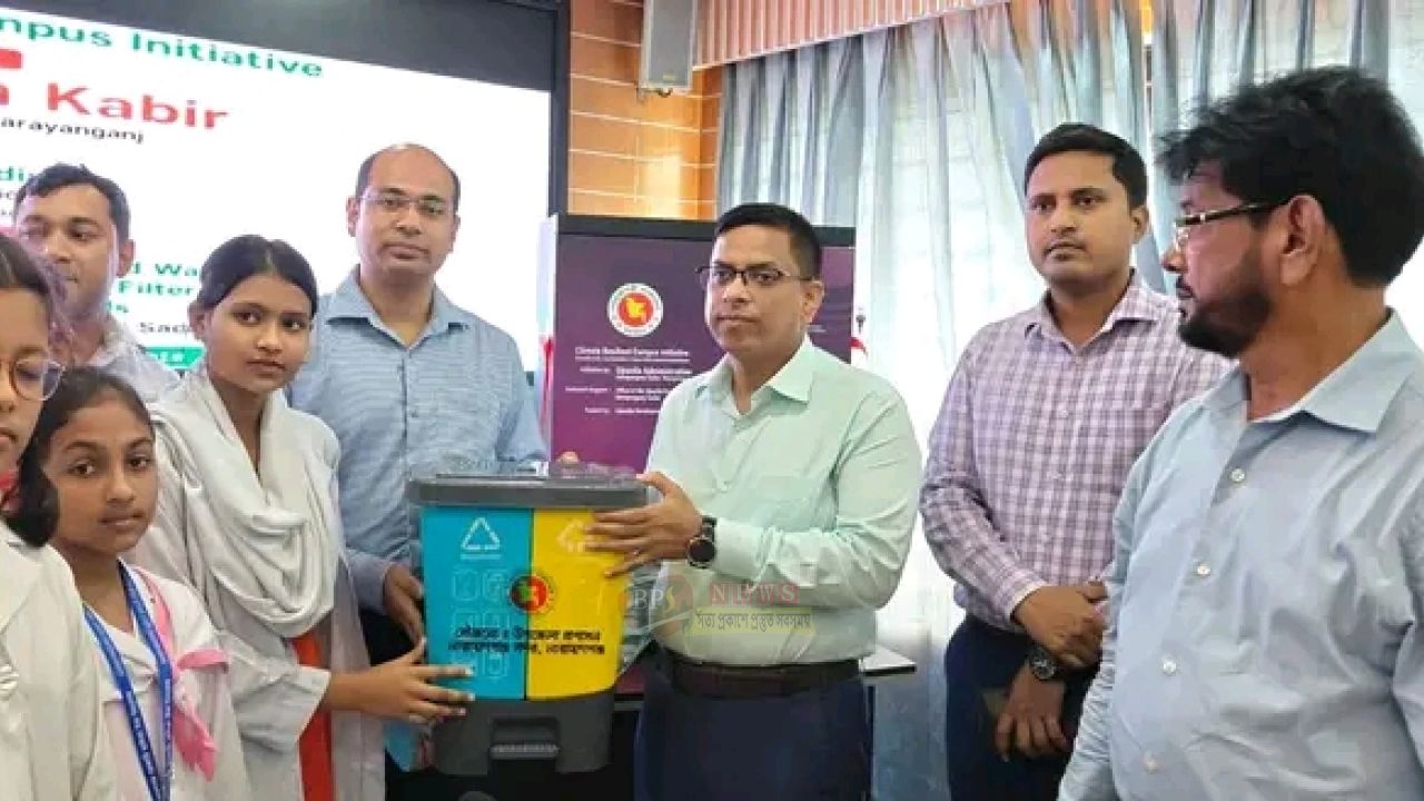 সদর উপজেলায় শিক্ষা প্রতিষ্ঠানে ডিজিটাল বোর্ড ও স্যানিটারি ভেন্ডিং মেশিন বিতরণ