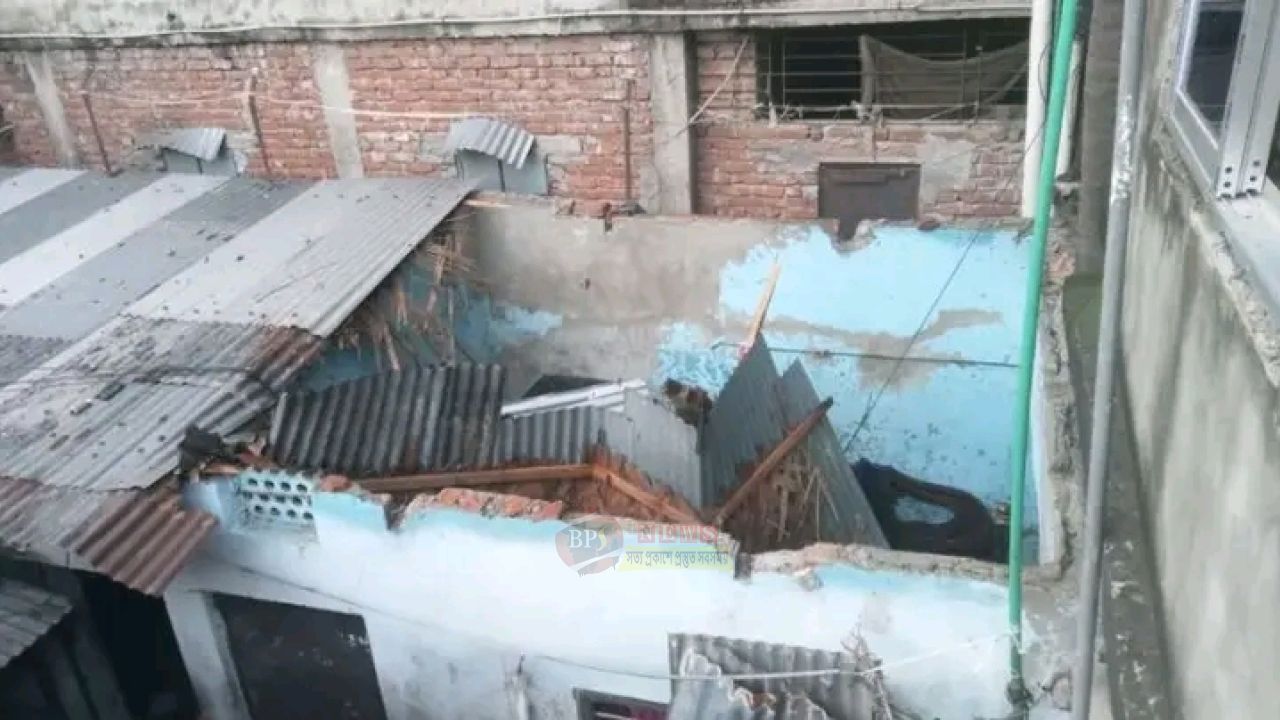 দেওভোগে দেয়াল ধসে ঘুমন্ত শিশুর মৃ'ত্যু