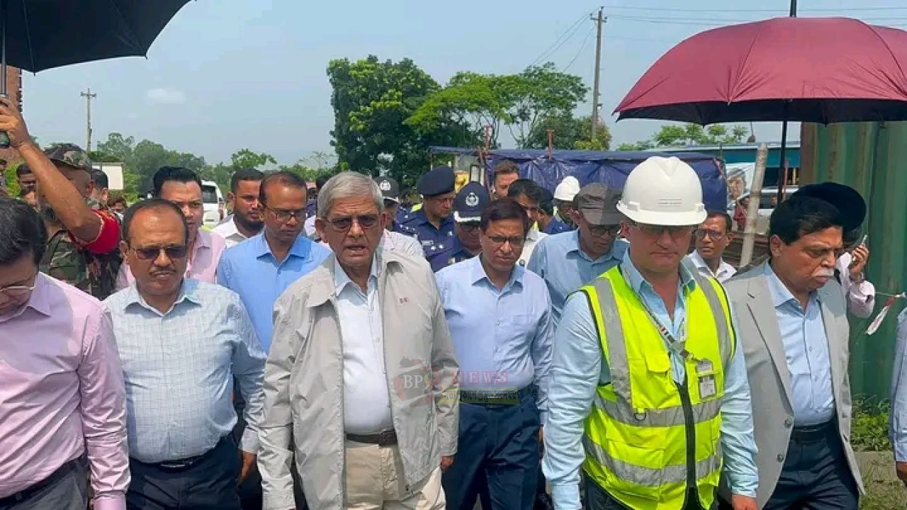 রূপগঞ্জের পানি শোধনাগার প্রকল্প পরিদর্শন করলেন মন্ত্রী ও জেলা প্রশাসক