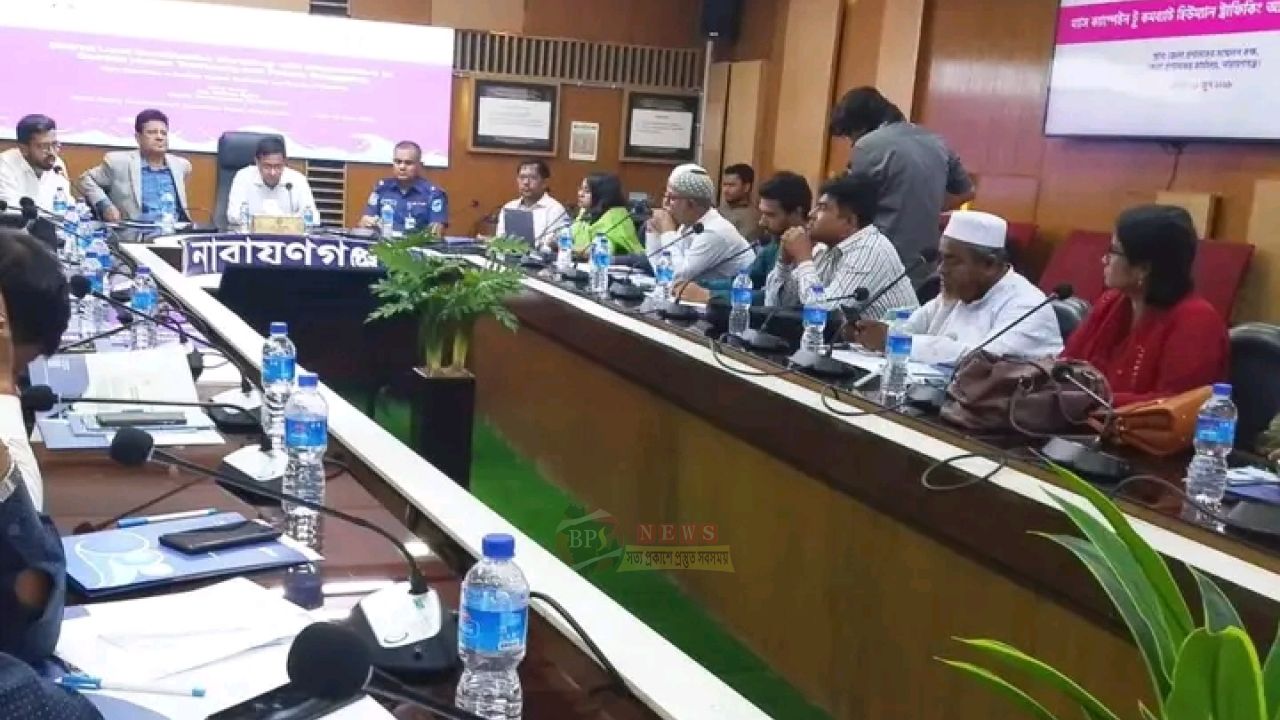 সঠিক তথ্য না পাওয়ায় মানুষ অ'বৈধ পথে বিদেশে পাড়ি দিচ্ছে: ডিসি 