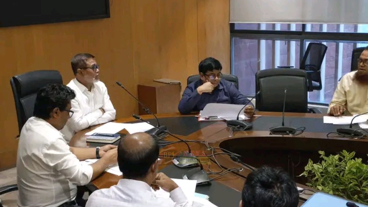 রাজস্ব আদায়ে স্বচ্ছতা ও সেবার মান বাড়াতে কঠোর নির্দেশনা নাসিক প্রশাসকের