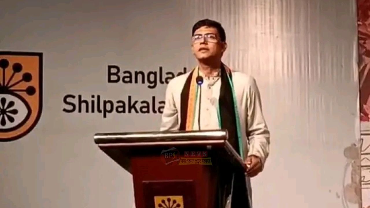 আর্ট এক্সিবিশনে মাসুকুল ইসলাম রাজীব