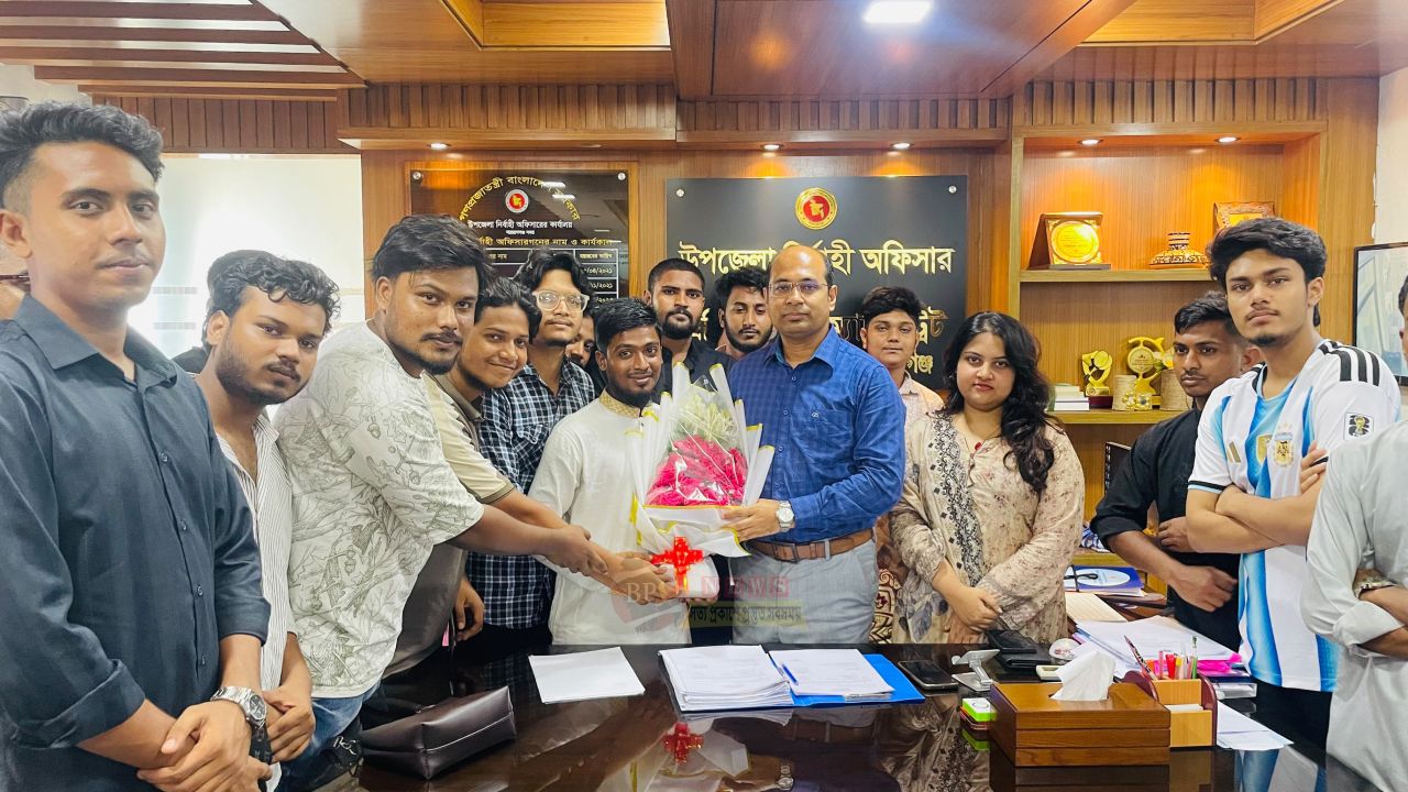 নারায়ণগঞ্জ সদর ইউএনও'র সঙ্গে জাতীয় ছাত্রশক্তি ফতুল্লা থানার সৌজন্য সাক্ষাৎ