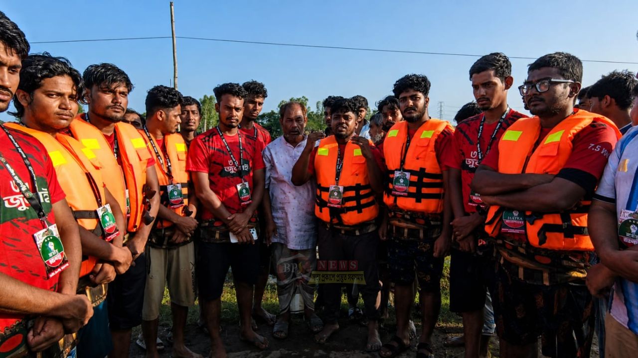 নারায়ণগঞ্জের গণ্ডি পেরিয়ে দেশের সংকটেও মানবিক সহায়তায় জাতীয় ছাত্রশক্তি নারায়ণগঞ্জ ইউনিট।