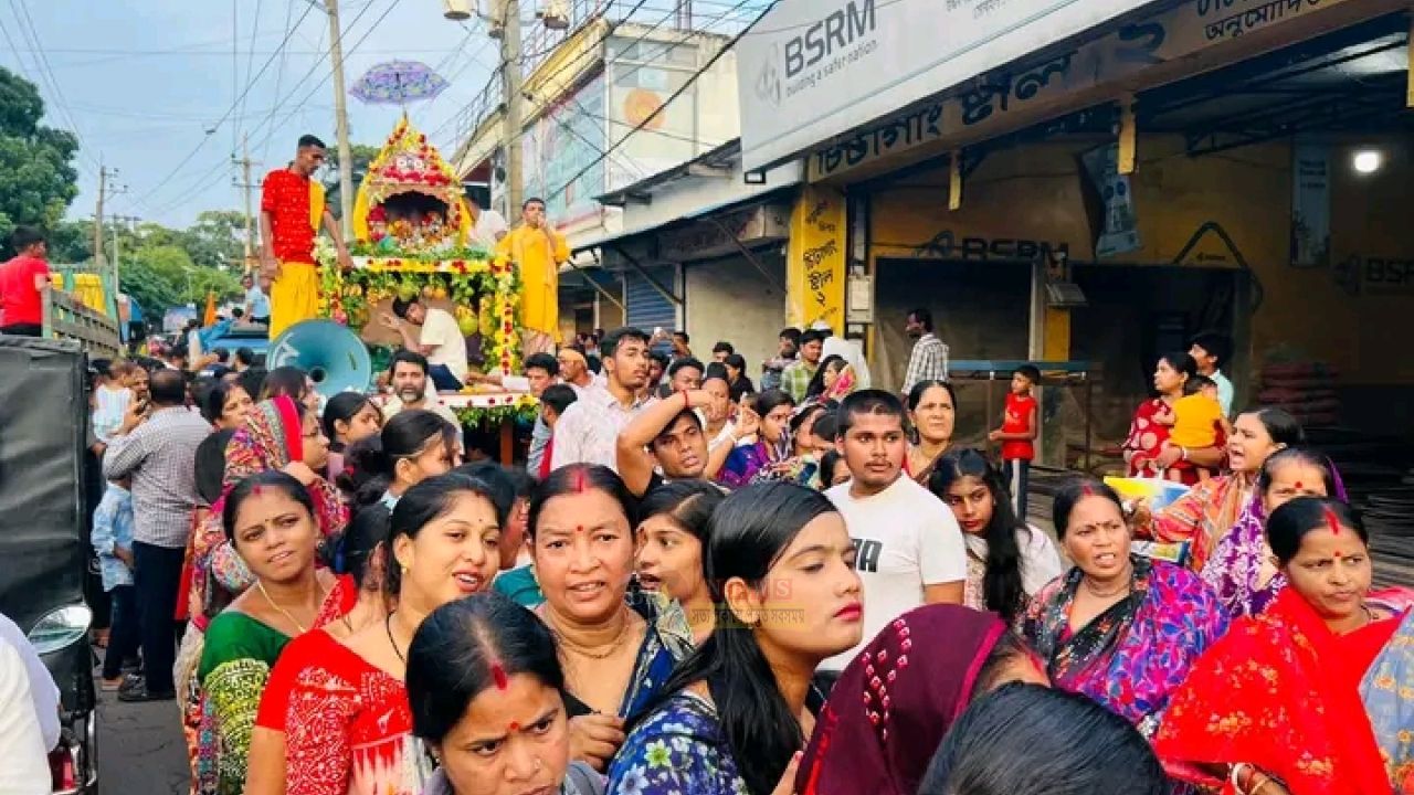 সোনারগাঁওয়ে রথযাত্রা মহোৎসবে সম্প্রীতির শোভাযাত্রা, অংশ নিলেন বিএনপি নেতারা