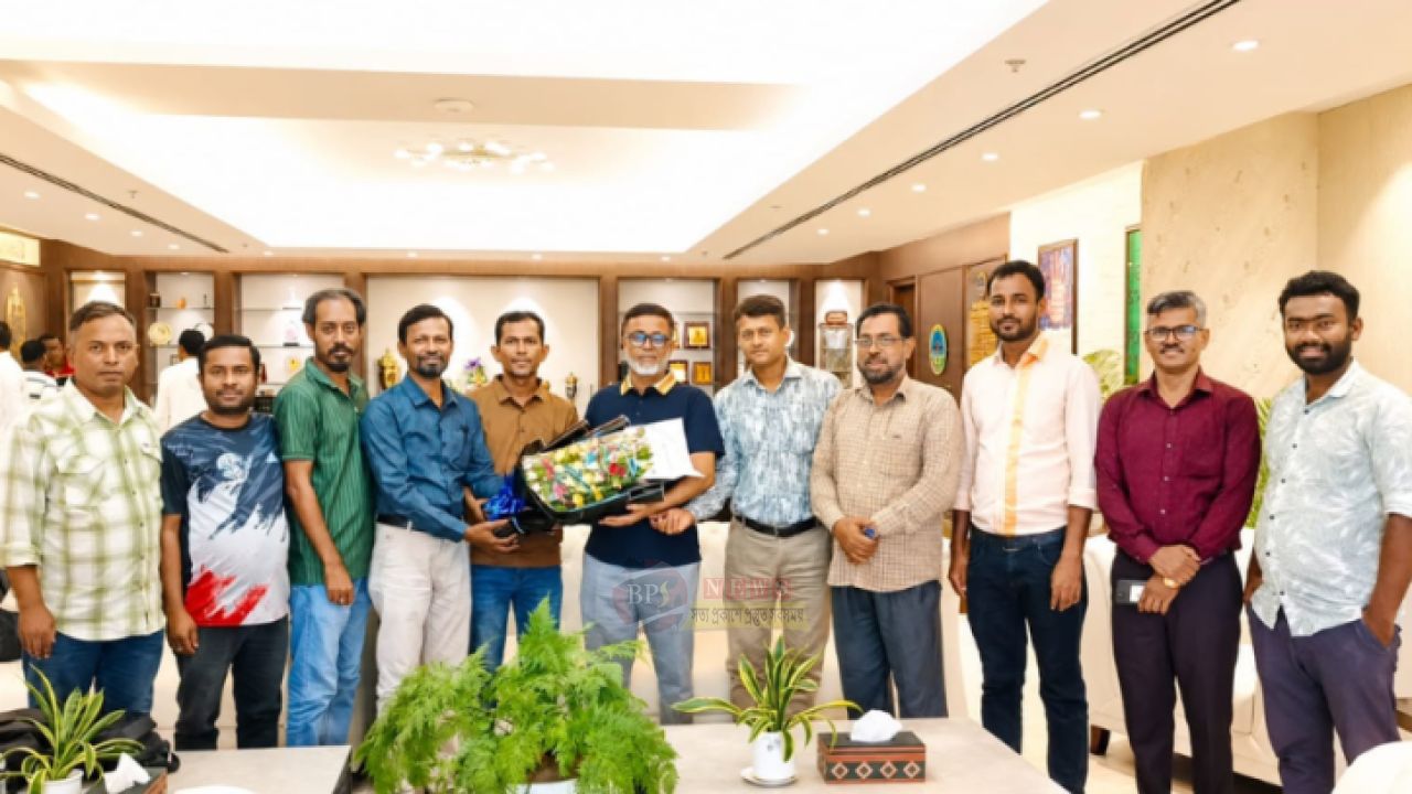 রিপোর্টার্স ক্লাব ট্রাস্টের প্রতিনিধিদলের সঙ্গে প্রশাসক সাখাওয়াতের মতবিনিময়