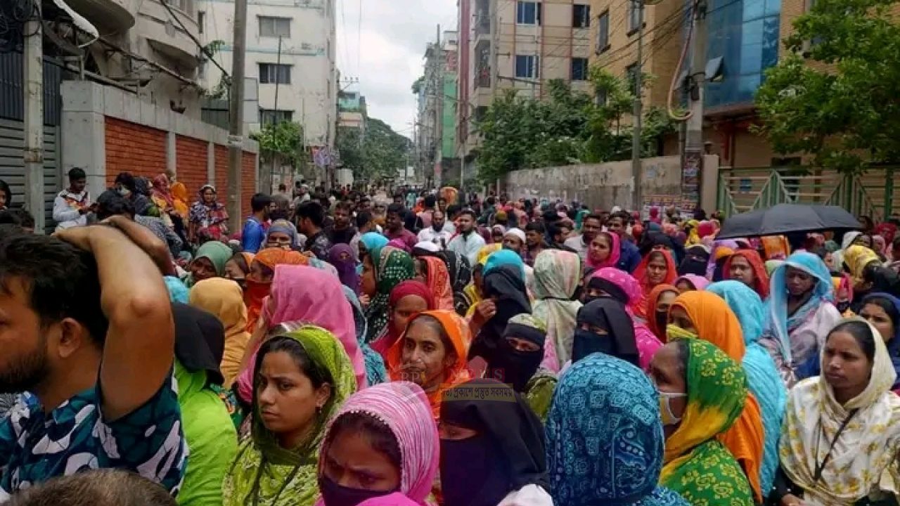 আনোয়ারা গ্রুপের শ্রমিকদের ১১ দফা দাবি, রোববার ডিসি কার্যালয় ঘেরাওয়ের ঘোষণা