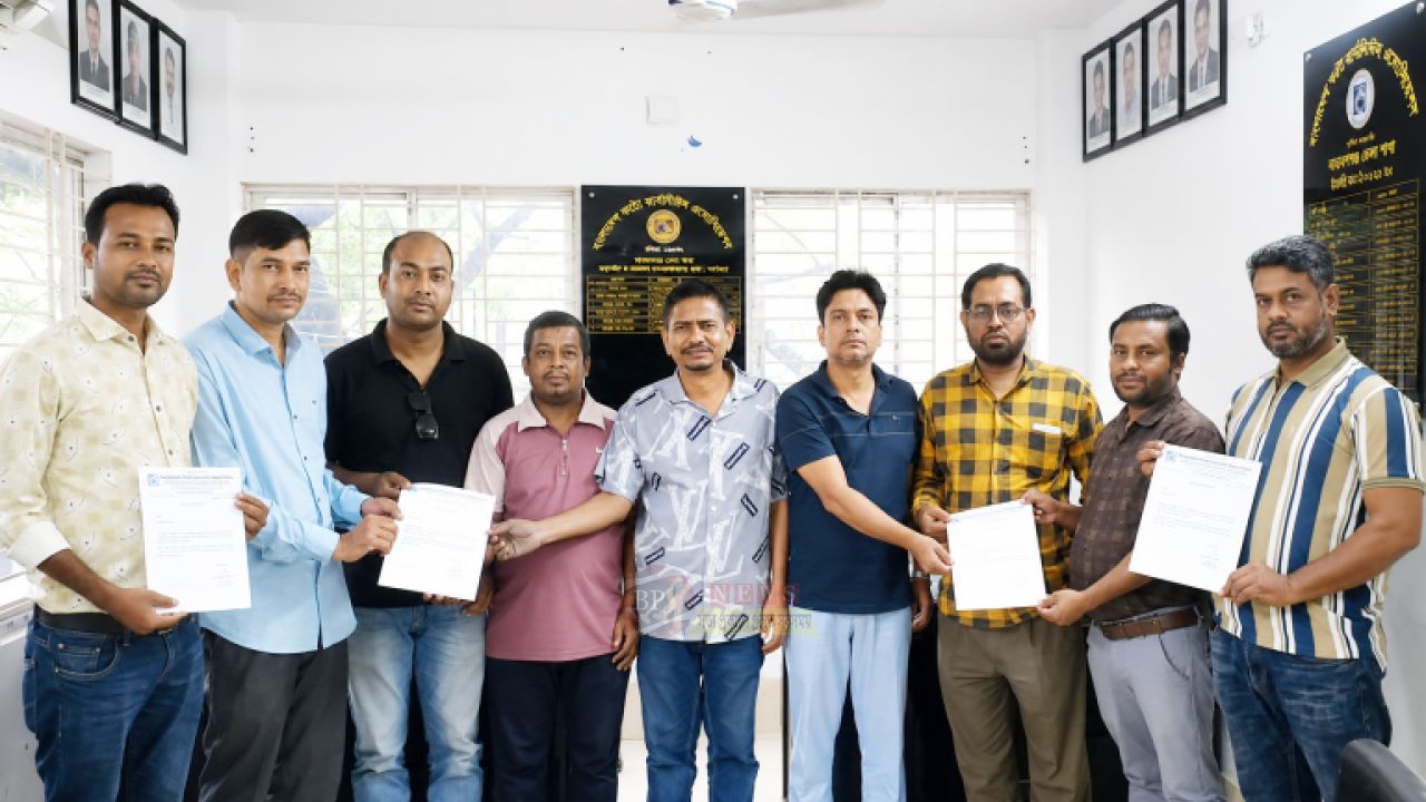 নারায়ণগঞ্জ ফটো জার্নালিস্ট এসোসিয়েশনে ৪ অস্থায়ী সদস্য স্থায়ী হলেন