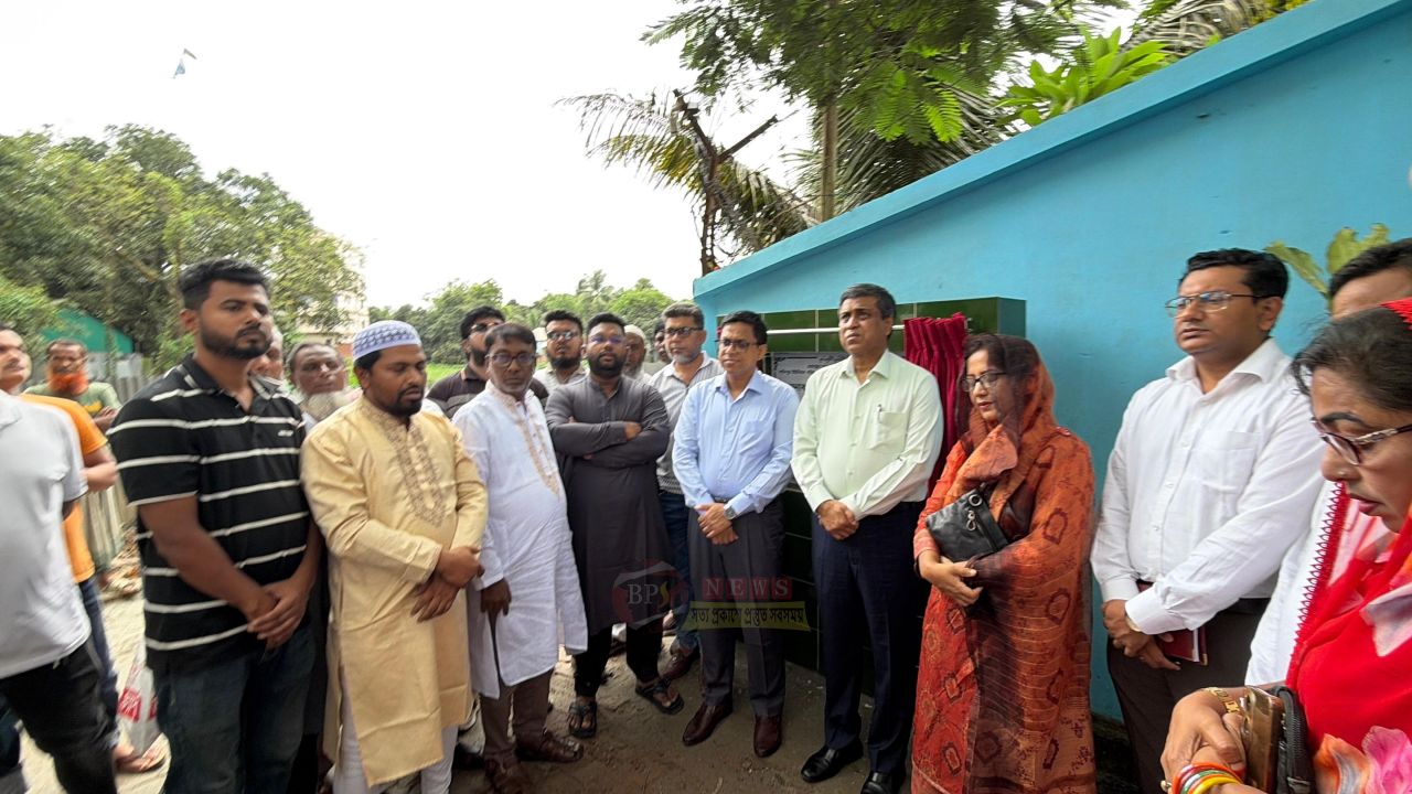 সোনারগাঁয়ে বর্তমান সরকারের উন্নয়ন দৃশ্যমান হচ্ছে- বিভাগীয় কমিশনার মনিরুজ্জামান 