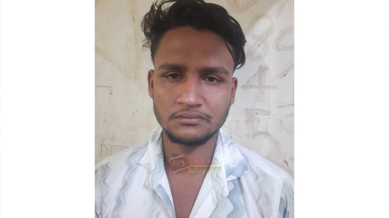 ফতুল্লায় কলেজ শিক্ষার্থীকে শ্লীলতাহানির অভিযোগে বখাটে যুবক গ্রেফতার
