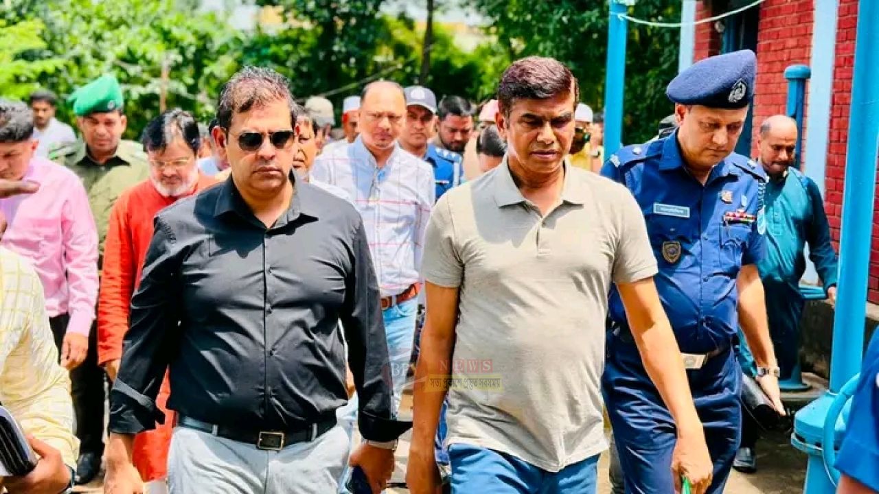 জলাবদ্ধতা নিরসনে নারায়ণগঞ্জের খাল পরিদর্শনে প্রতিমন্ত্রী ও এমপি দিপু ভূঁইয়া