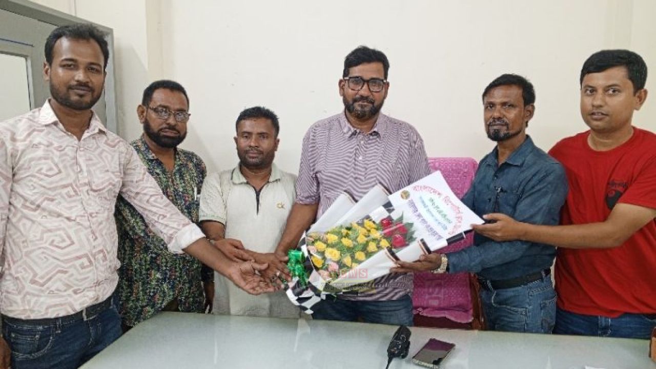 নারায়ণগঞ্জের যানজট সামলাতে প্রশংসিত টিআই এম এ করিম
