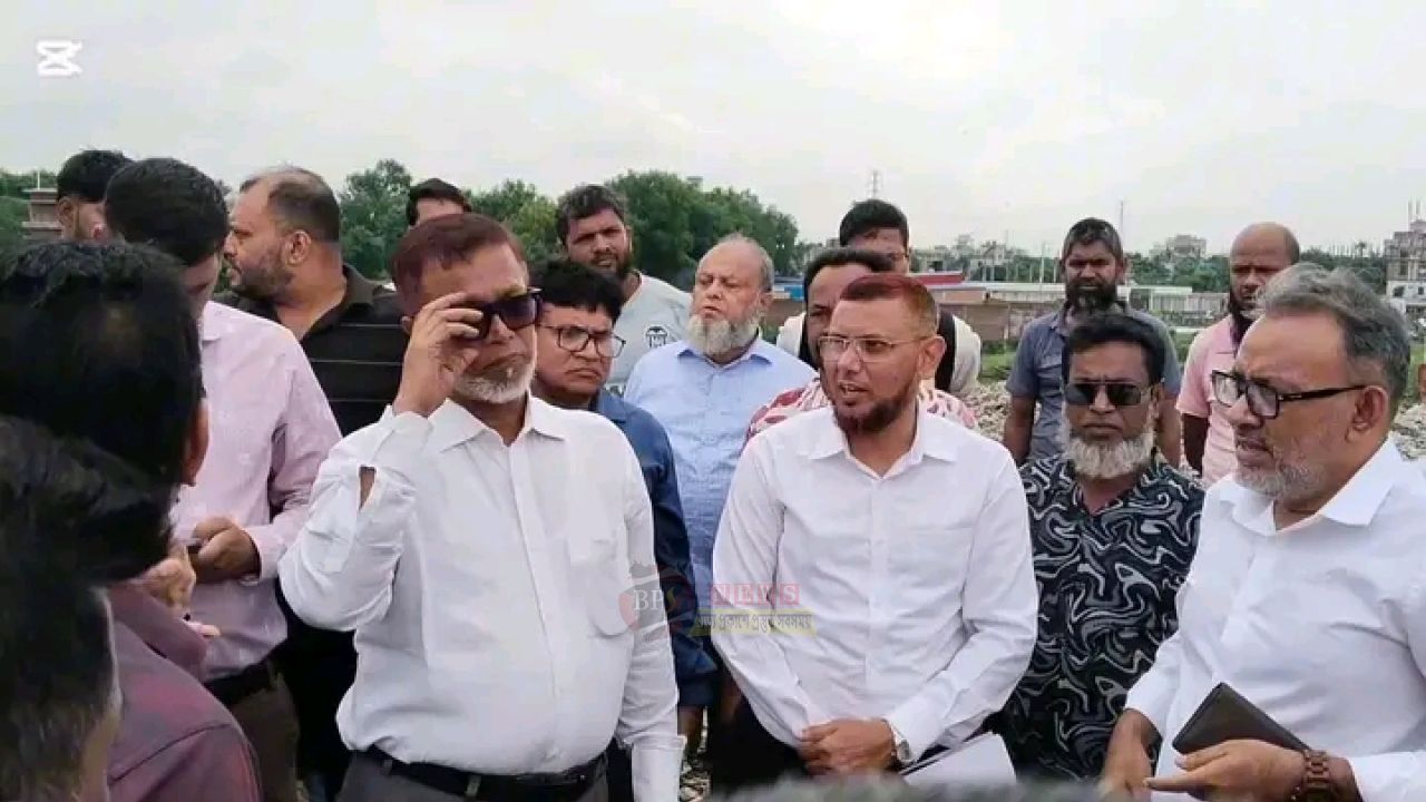আলামিন নগর খেলার মাঠ ও পার্ক প্রকল্প পরিদর্শনে সিটি প্রশাসক সাখাওয়াত