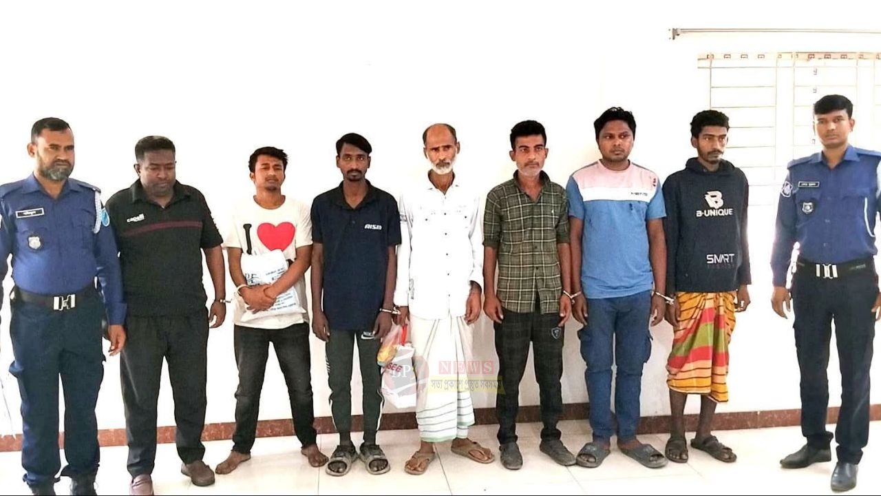 বন্দরে পৃথক অভিযানে মদ-ইয়াবা-গাঁজাসহ গ্রেপ্তার ৭