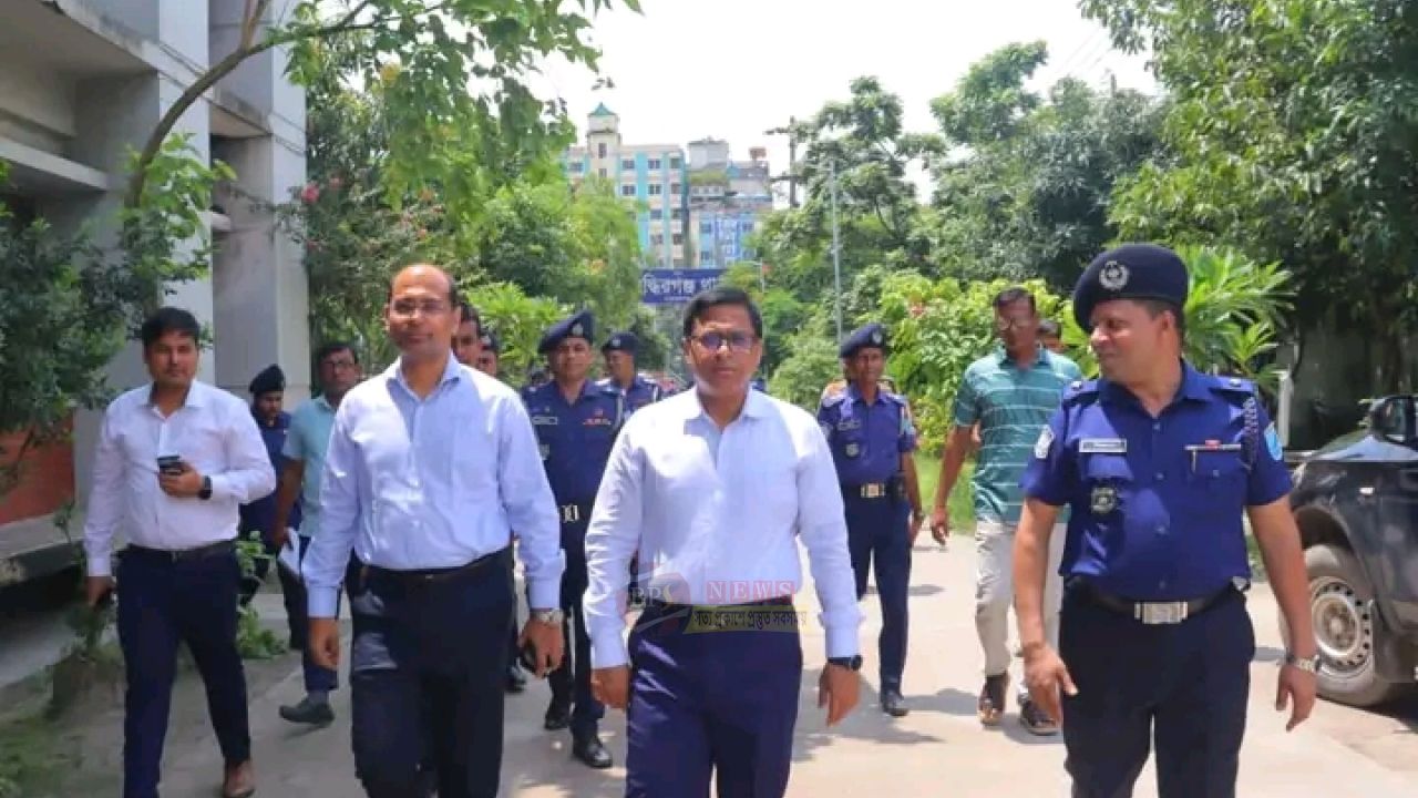 নারায়ণগঞ্জে সরকারি দপ্তর-শিক্ষাপ্রতিষ্ঠানে জেলা প্রশাসকের সরেজমিন পরিদর্শন