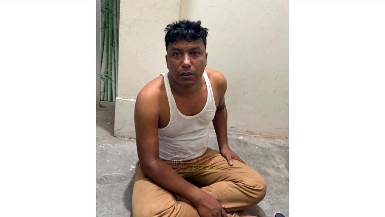 সোনারগাঁয়ে ট্রাক ডাকাতিকালে ভুয়া পুলিশ সদস্য গ্রেপ্তার