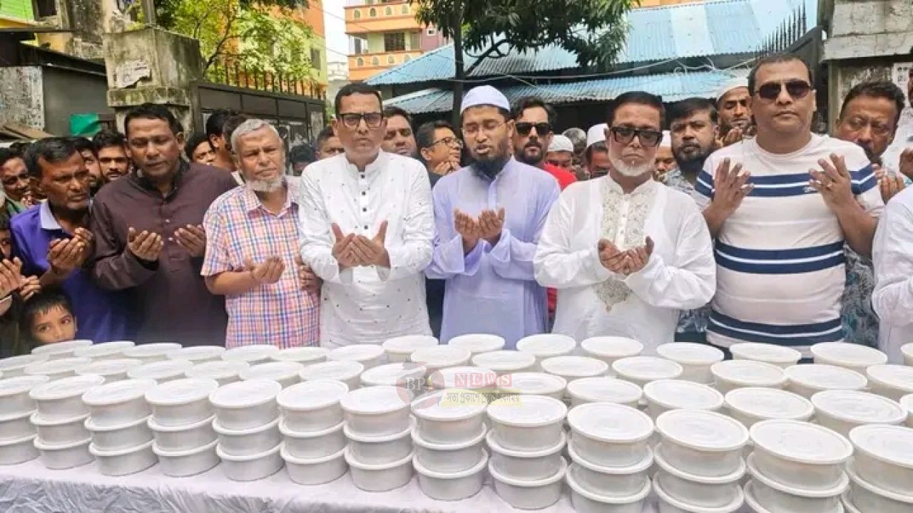 ঈদে মিলাদুন্নবী উপলক্ষে নারায়ণগঞ্জে অসহায়দের জন্য খাবার বিতরণ