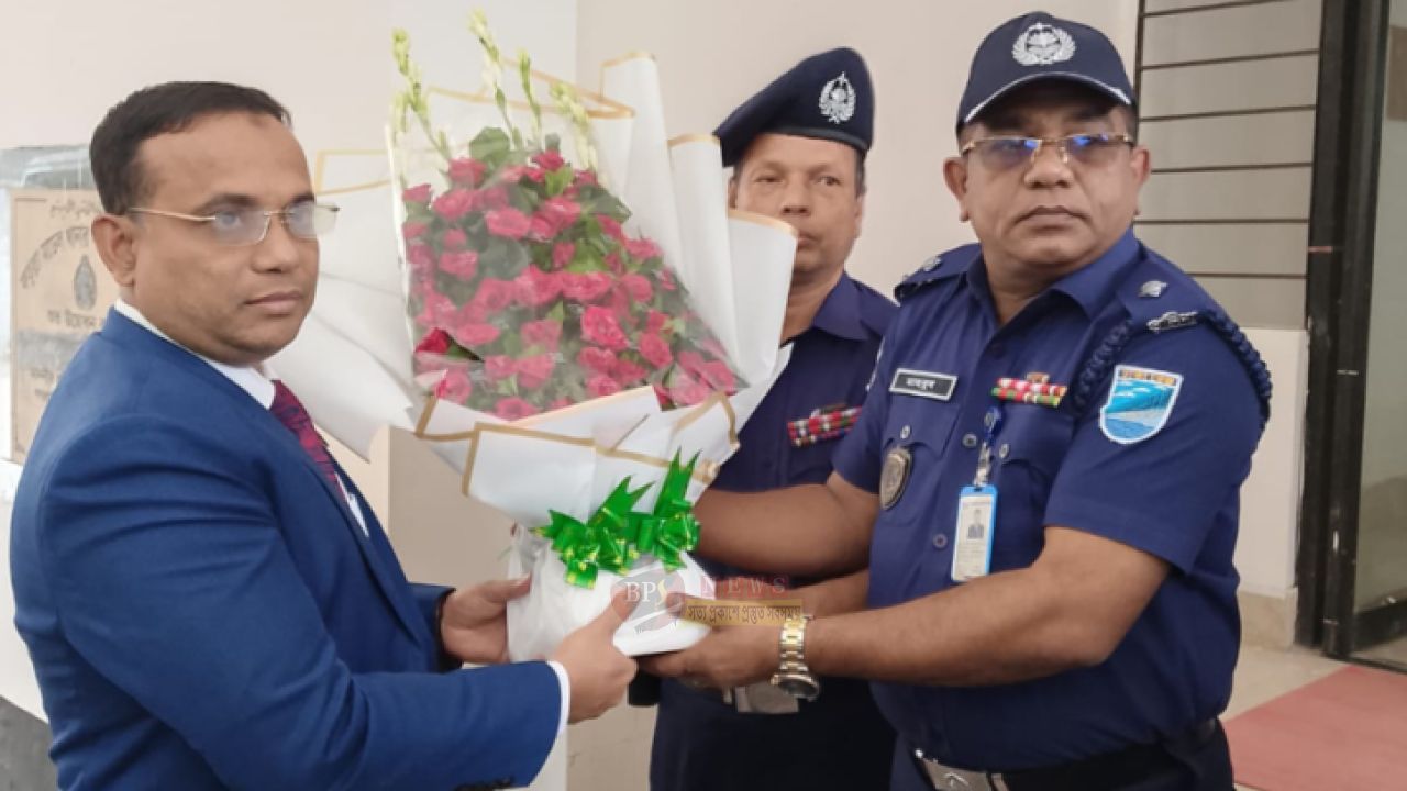 ফতুল্লা মডেল থানা পরিদর্শনে চীফ জুডিসিয়াল ম্যাজিস্ট্রেট