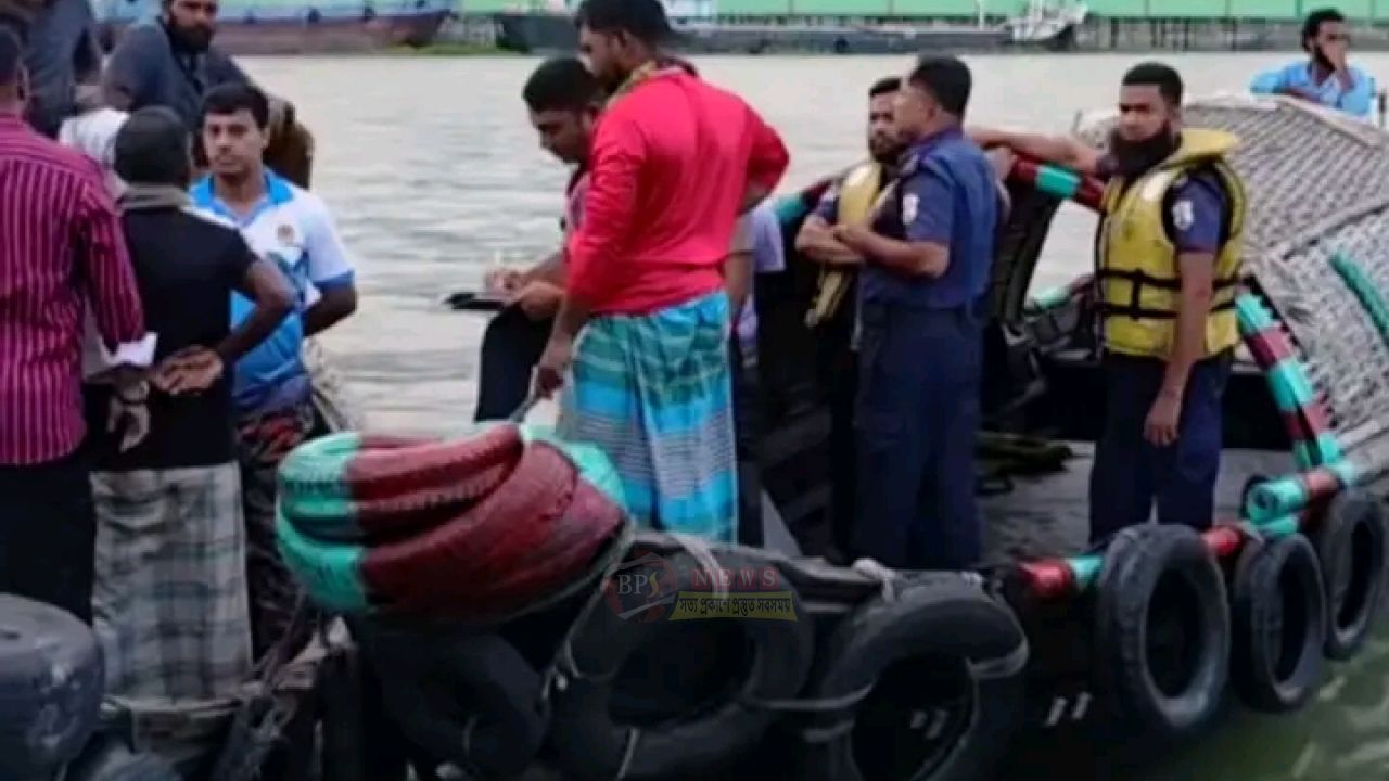 সোনারগাঁয়ে ট্রলারডুবি: নিখোঁজ ৪ জনকে উদ্ধারে অভিযান পুনরায় শুরু