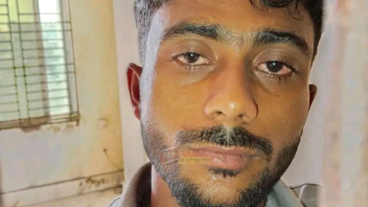 বন্দরে প্রকাশ্য দিবালোকে স্বর্ণের দোকানে ডাকাতি, অস্ত্রসহ গ্রেপ্তার ১