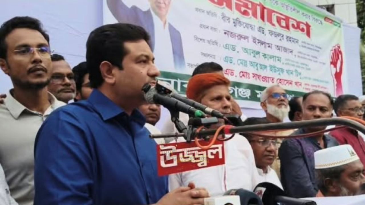 বিএনপি দেশ ছাড়েনি, শেখ হাসিনারাই পালিয়েছে: আজাদ