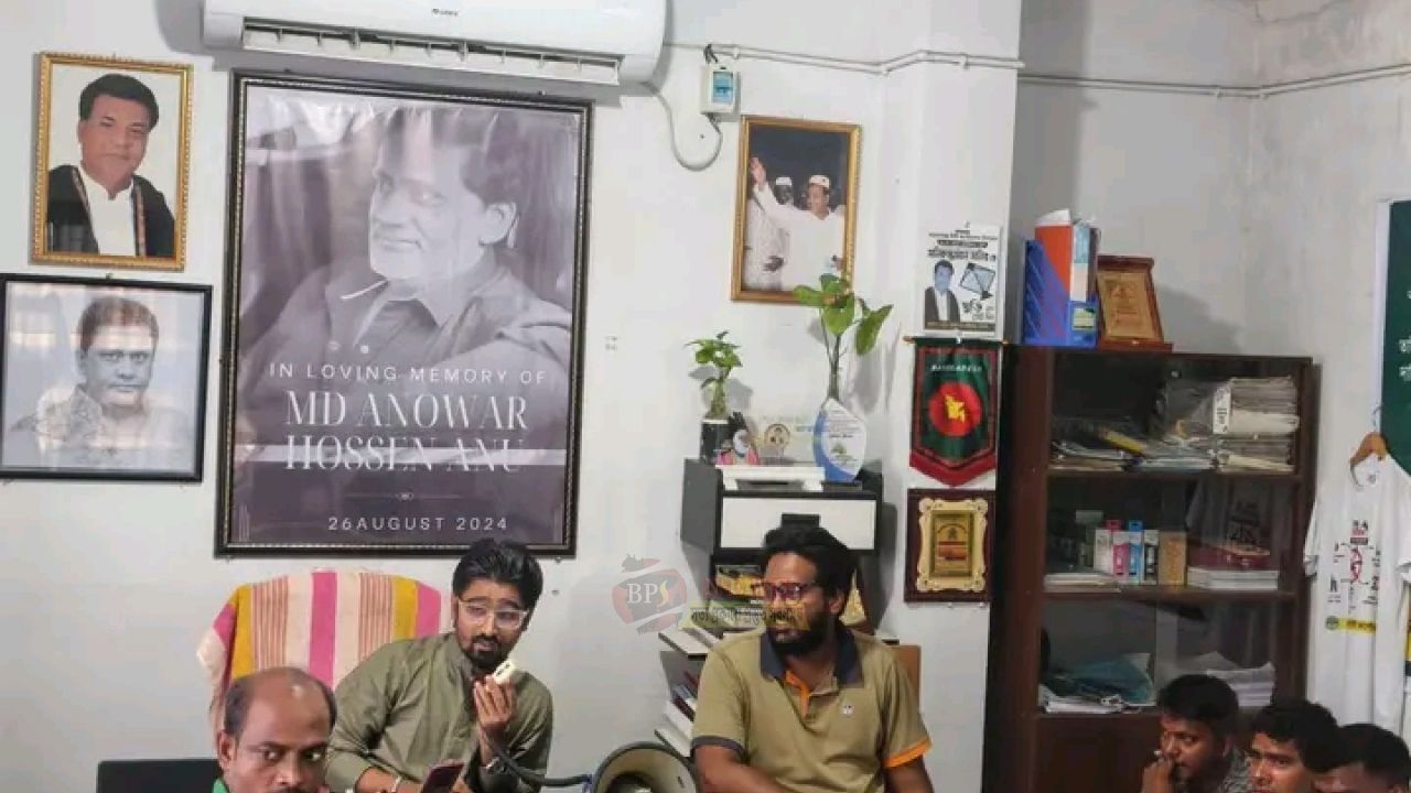 দুর্গাপূজা ঘিরে ১৪ নম্বর ওয়ার্ডে পরিচ্ছন্নতাকর্মীদের দিকনির্দেশনা