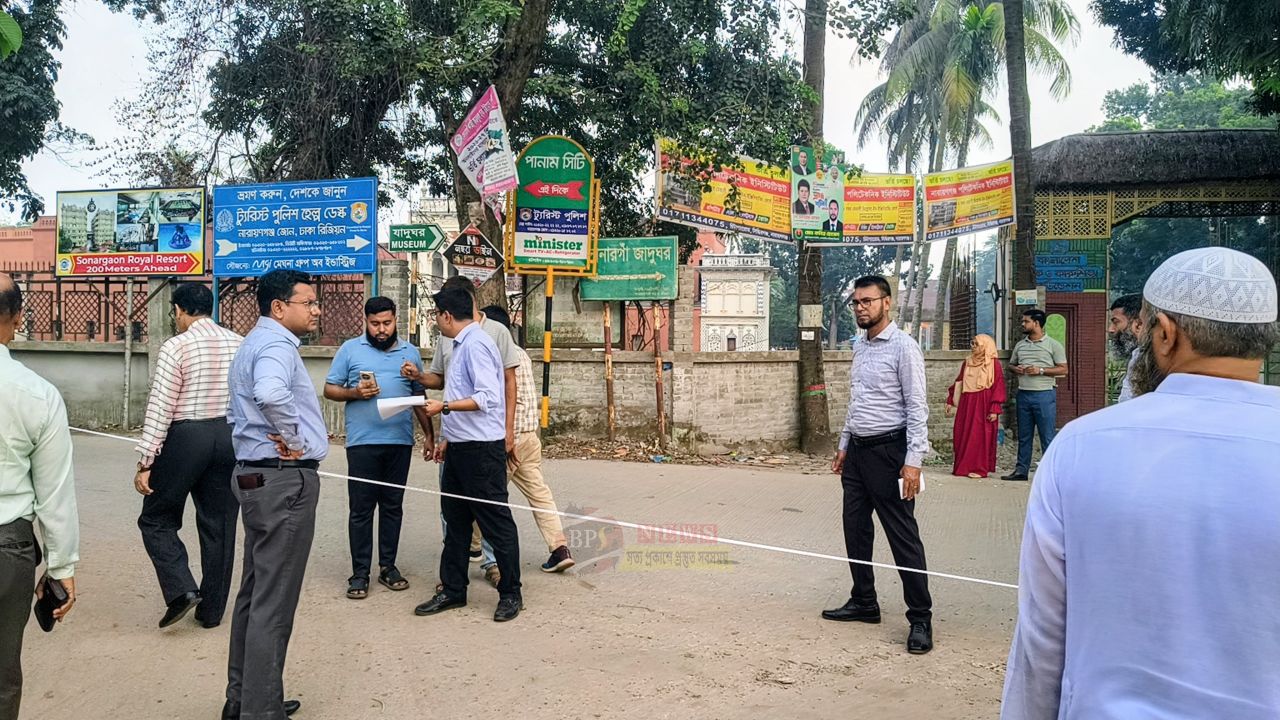 অবশেষে এমপি মান্নানের সহযোগিতায় সংস্কার হচ্ছে জাদুঘরে আসার প্রধান সড়ক, স্বস্তিতে দর্শনার্থী ও এলাকাবাসী 