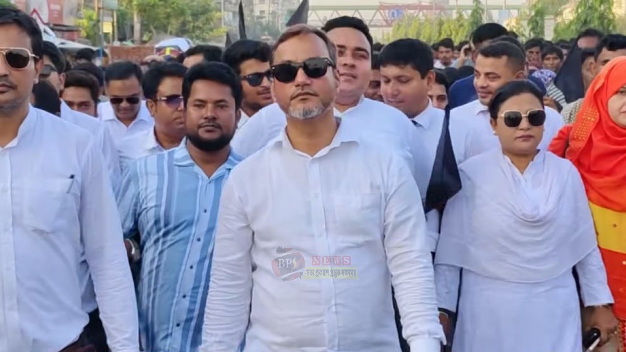 আনোয়ার প্রধান-রিফাতের পদ স্থগিতের প্রতিবাদে নারায়ণগঞ্জে মৌন মিছিল