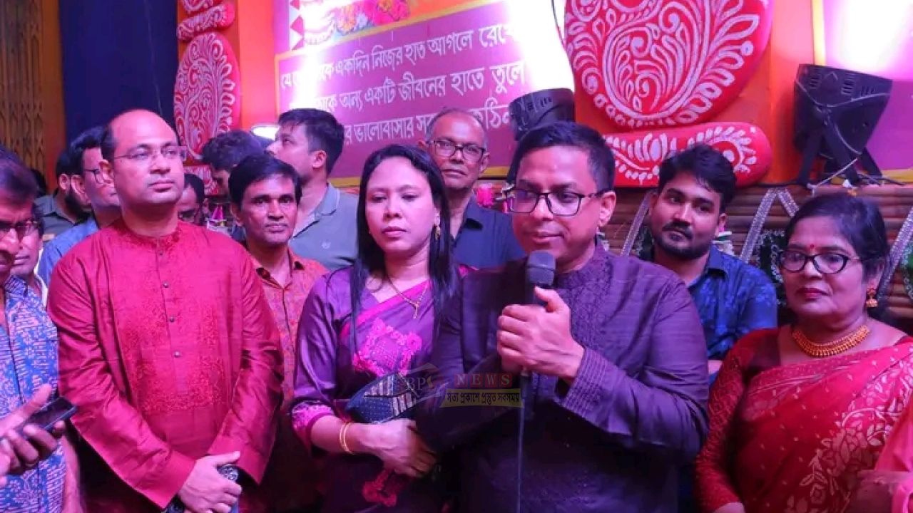নারায়ণগঞ্জ সদরের বিভিন্ন পূজামণ্ডপ পরিদর্শনে জেলা প্রশাসক