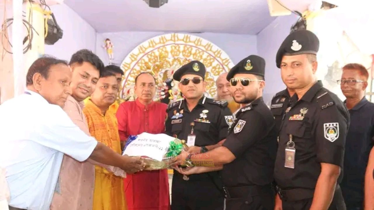 নারায়ণগঞ্জে পূজামণ্ডপ পরিদর্শনে এসআরবি-১১ অধিনায়ক, নিরাপত্তা জোরদার