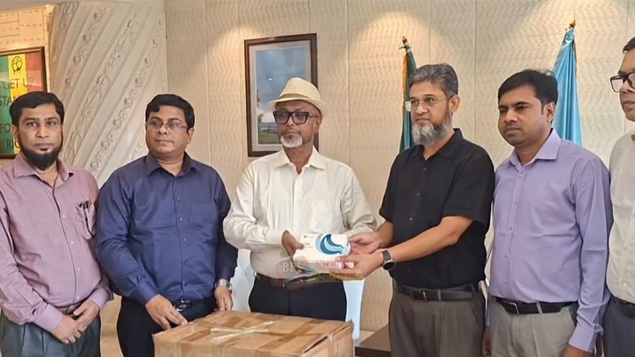 ডেঙ্গু শনাক্তে খানপুর হাসপাতালে ২,৫০০ কিট দিলেন সিটি প্রশাসক