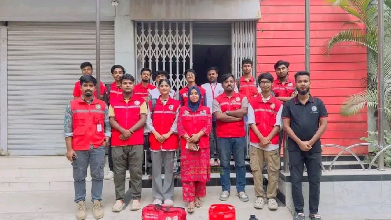 প্রতিমা বিসর্জনে নিরাপত্তায় রেড ক্রিসেন্টের ৩৫ স্বেচ্ছাসেবক