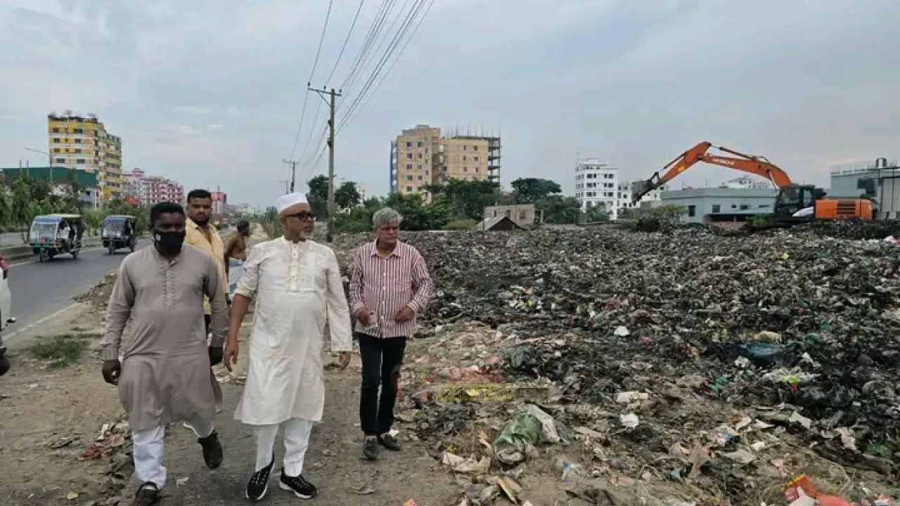 চাষাঢ়া-সাইনবোর্ড সড়কের পরিচ্ছন্নতা কার্যক্রম পরিদর্শনে সাখাওয়াত