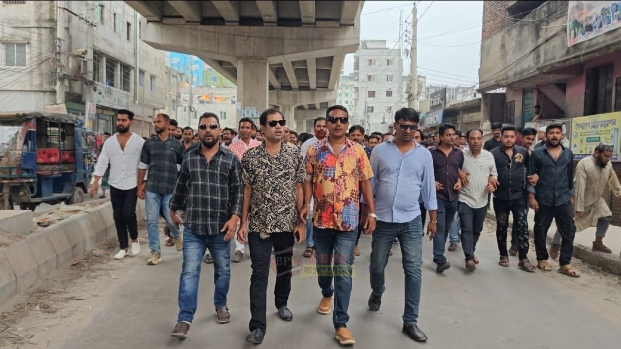 এনায়েতনগরে আল আমিন ও রুপমের নেতৃত্বে আওয়ামী বিরোধী বিক্ষোভ মিছিল