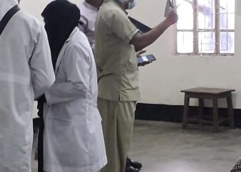 সিলেটে ওসমানী মেডিকেলে চিকিৎসক এখন ওয়ার্ড বয়