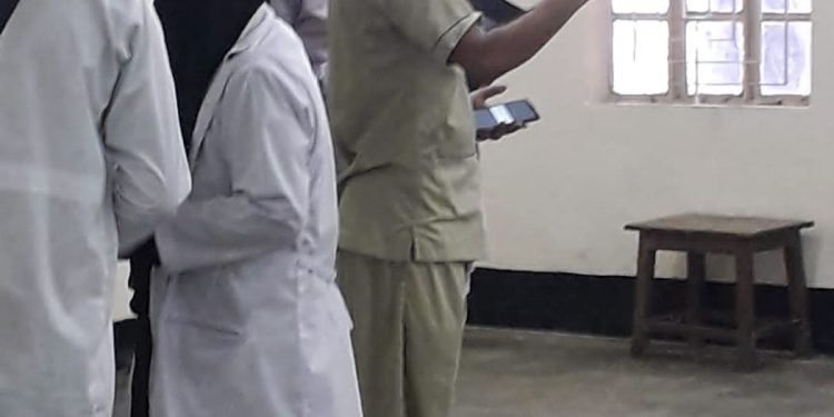 সিলেটে ওসমানী মেডিকেলে চিকিৎসক এখন ওয়ার্ড বয়