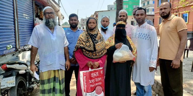 ২০০ জন অসহায় মানুষের পাশে দাড়ালো ধর্মগঞ্জ সমাজ উন্নয়ন সংসদ