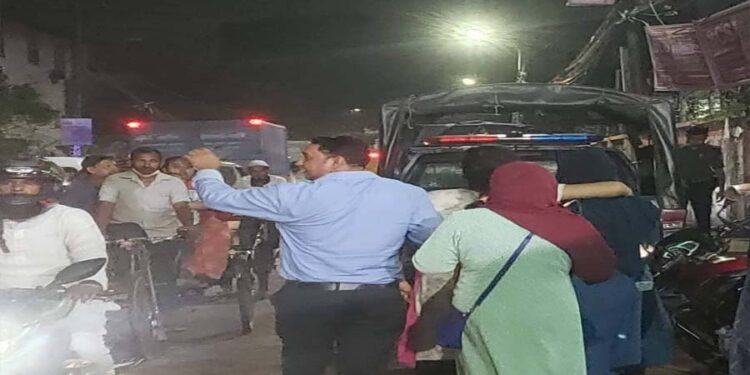 সরাত জাহান বাঁধন নামে এক আবাসিক ছাত্রী আহত