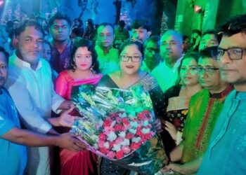 নগরীর বি‌ভিন্ন দুর্গাপূজা মন্ডপ প‌রিদর্শনে পারভীন ওসমান