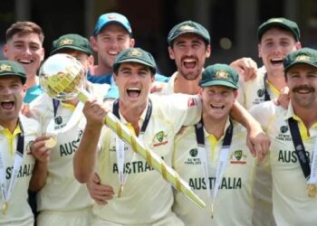 শেষ দিনে প্রথম সেশনেই গুঁড়িয়ে দিলো ভারতকে