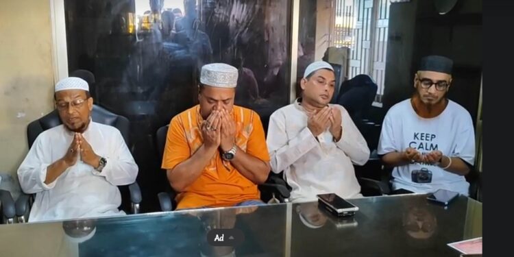 মীর মোজাম্মেল আলীর ২য় মৃত্যু বার্ষিকীতে রাজু খানের দোয়া ও তবারক বিতরণ