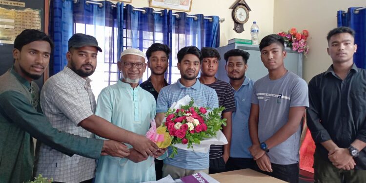 নাওডাঙ্গা ইউনিয়ন পরিষদের চেয়ারম্যানের সাথে “রক্তের বন্ধন যুব ফাউন্ডেশন” এর নতুন কমিটির শুভেচ্ছা বিনিময়